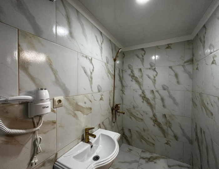 Номер люкс премиум №4 - Отель «Луман Ихан» Сухум